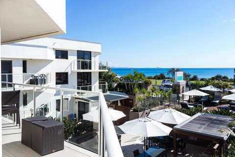 Bayview Beachfront Apartments, In Town Right On The Beach - Accommodation Redcliffe 15