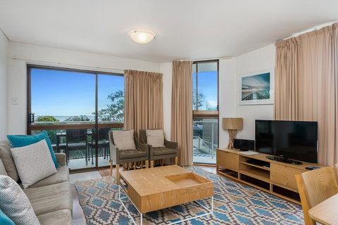 Bayview Beachfront Apartments, In Town Right On The Beach - Accommodation Redcliffe 35