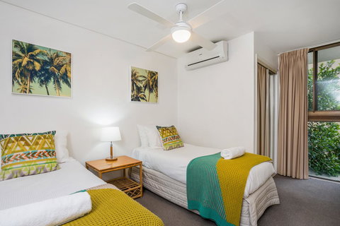 Bayview Beachfront Apartments, In Town Right On The Beach - Accommodation Redcliffe 34