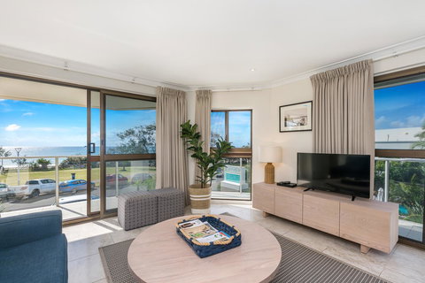 Bayview Beachfront Apartments, In Town Right On The Beach - Accommodation Redcliffe 36