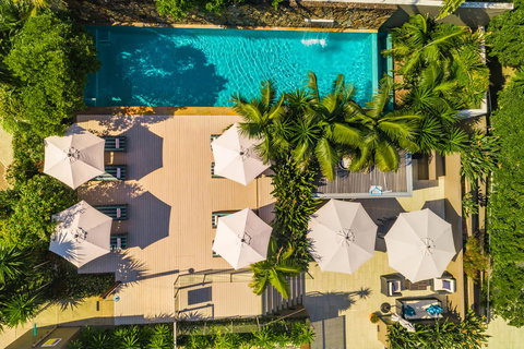 Bayview Beachfront Apartments, In Town Right On The Beach - Accommodation Redcliffe 2