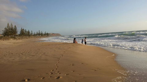 Beachside Escape On The Esplanade - Accommodation Redcliffe 1