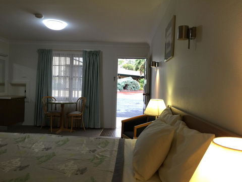 Ten Dollar Town Motel - Accommodation Redcliffe 29