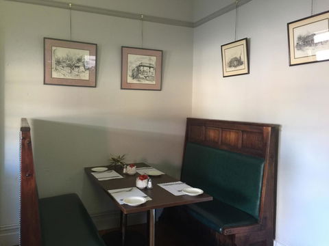 Ten Dollar Town Motel - Accommodation Redcliffe 2