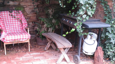 The Pig And Whistle - Accommodation Redcliffe 2