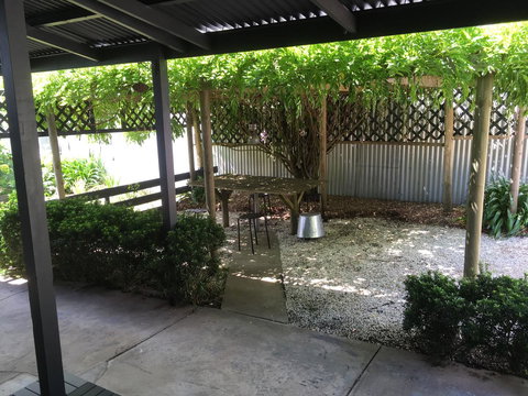 Hilltop Too - Accommodation Redcliffe 11