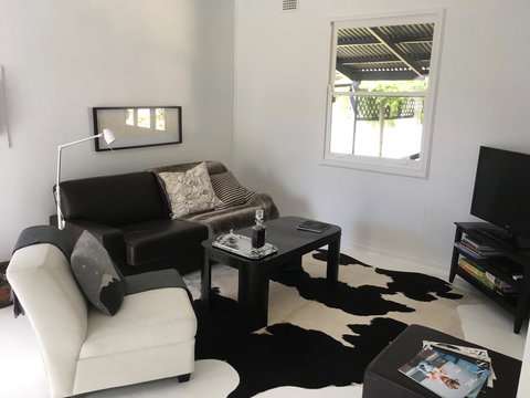 Hilltop Too - Accommodation Redcliffe 17