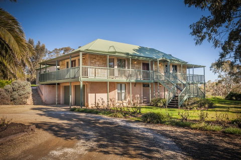 Angaston Saleyards Luxury Accommodation - Accommodation Redcliffe 0