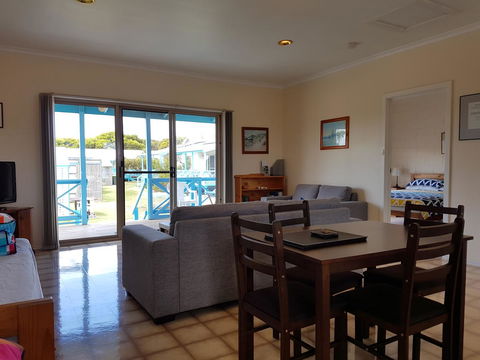 Marion Bay Holiday Villas - Accommodation Redcliffe 15