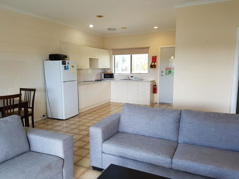 Marion Bay Holiday Villas - Accommodation Redcliffe 0