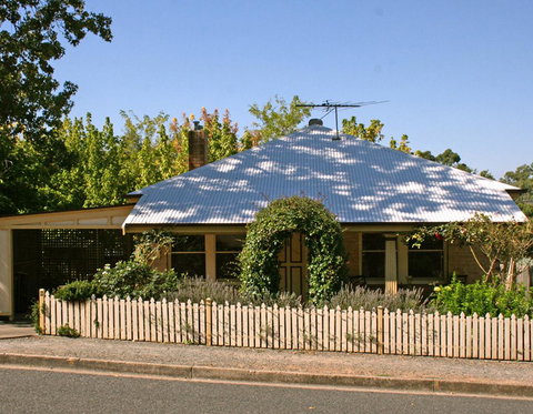 Oats Cottage - Accommodation Redcliffe 11