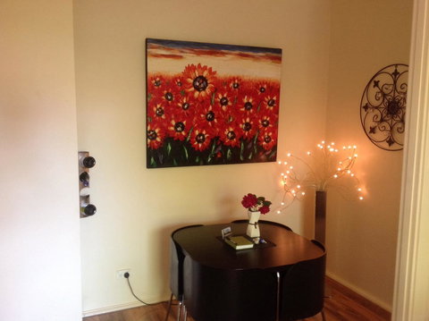 Oats Cottage - Accommodation Redcliffe 4