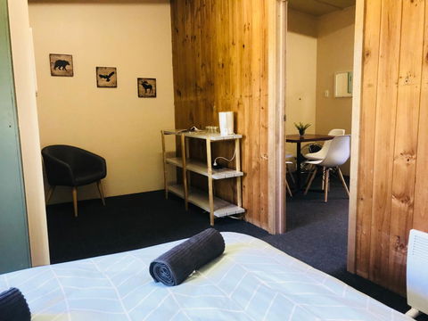 Longwood Retreat - Accommodation Redcliffe 12