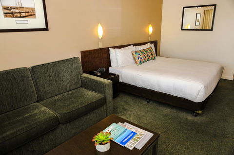 Port Lincoln Hotel - Accommodation Redcliffe 6