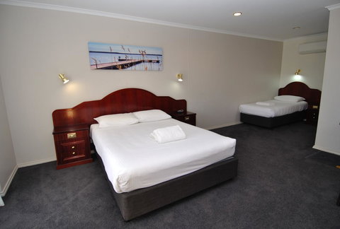 Hilton Beachfront Motel - Accommodation Redcliffe 41