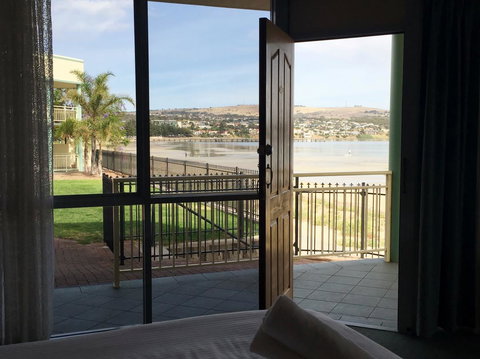 Hilton Beachfront Motel - Accommodation Redcliffe 18