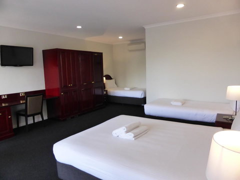 Hilton Beachfront Motel - Accommodation Redcliffe 35