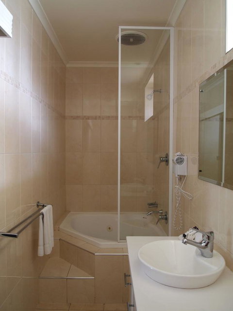 Hilton Beachfront Motel - Accommodation Redcliffe 44