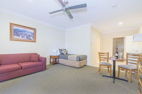 Clare Country Club - Accommodation Redcliffe 10