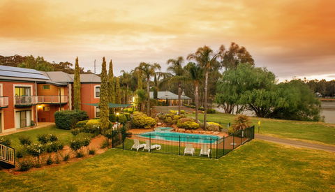 Clare Country Club - Accommodation Redcliffe 0