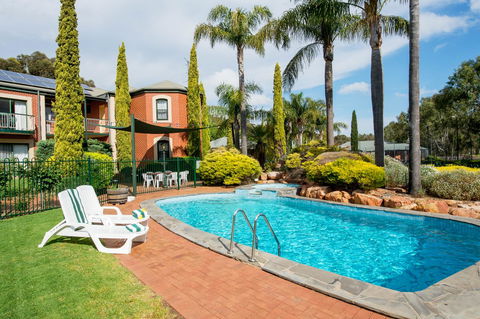 Clare Country Club - Accommodation Redcliffe 8
