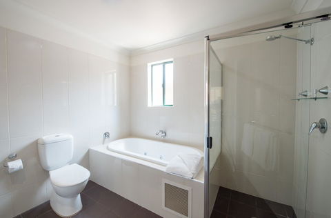 Clare Country Club - Accommodation Redcliffe 12