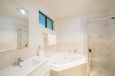 Clare Country Club - Accommodation Redcliffe 19
