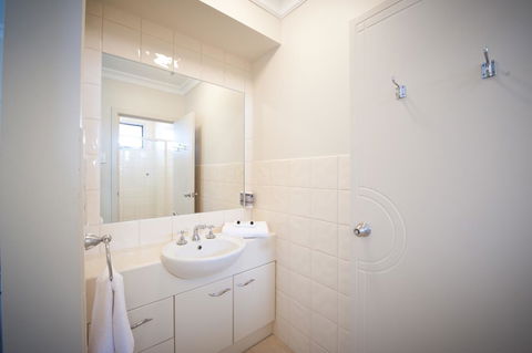 The Bluff Resort Apartments - Accommodation Redcliffe 43