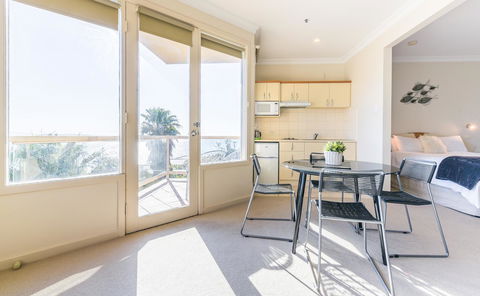 The Bluff Resort Apartments - Accommodation Redcliffe 9