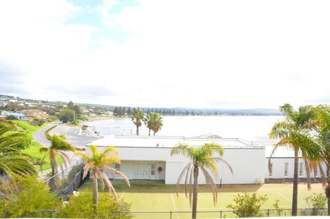 The Bluff Resort Apartments - Accommodation Redcliffe 26