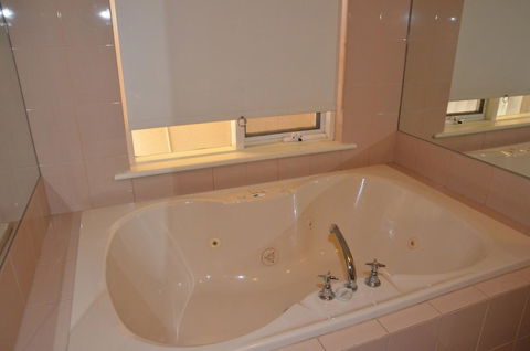 The Bluff Resort Apartments - Accommodation Redcliffe 37