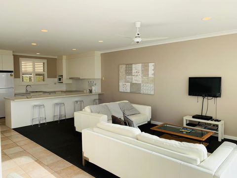 The Bluff Resort Apartments - Accommodation Redcliffe 6