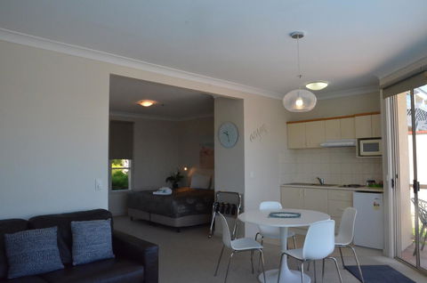 The Bluff Resort Apartments - Accommodation Redcliffe 24