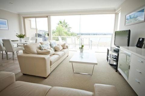 The Bluff Resort Apartments - Accommodation Redcliffe 14