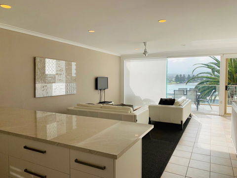 The Bluff Resort Apartments - Accommodation Redcliffe 4