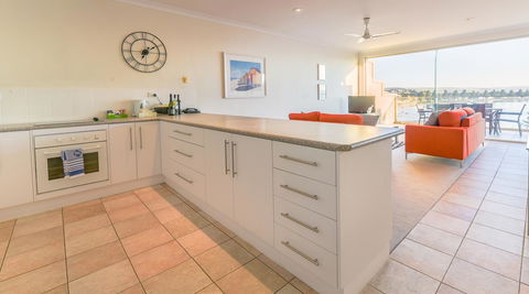 The Bluff Resort Apartments - Accommodation Redcliffe 17