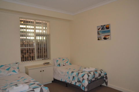 The Bluff Resort Apartments - Accommodation Redcliffe 18