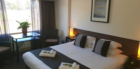 Nightcap At Hotel Victor - Accommodation Redcliffe 2