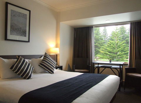 Nightcap At Hotel Victor - Accommodation Redcliffe 14