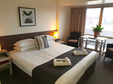 Nightcap At Hotel Victor - Accommodation Redcliffe 7