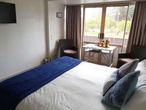 Nightcap At Hotel Victor - Accommodation Redcliffe 12