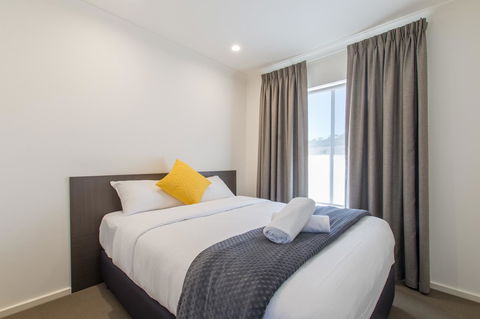 Mick O\'Sheas - Accommodation Redcliffe 17