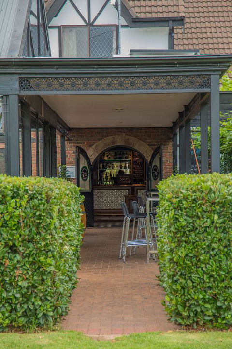 Mick O\'Sheas - Accommodation Redcliffe 40