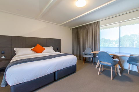Mick O\'Sheas - Accommodation Redcliffe 16