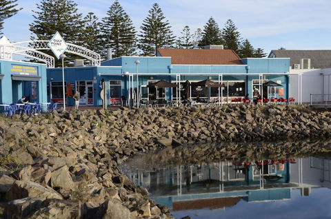 Townhouse On The Marina - Accommodation Redcliffe 8