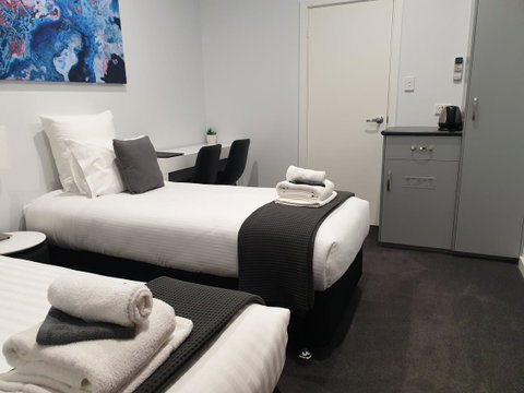The Avenue Inn - Accommodation Redcliffe 4