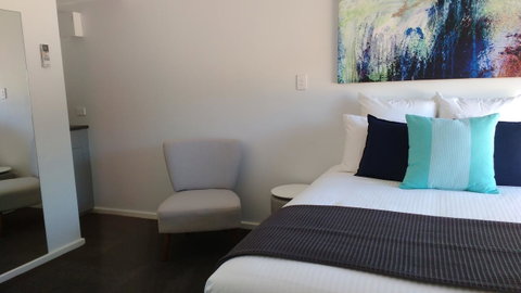 The Avenue Inn - Accommodation Redcliffe 14