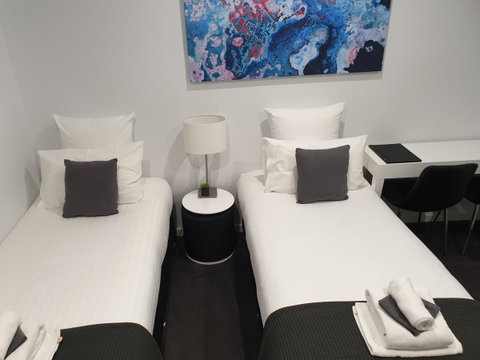 The Avenue Inn - Accommodation Redcliffe 3