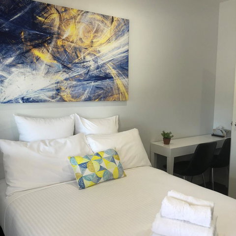 The Avenue Inn - Accommodation Redcliffe 11
