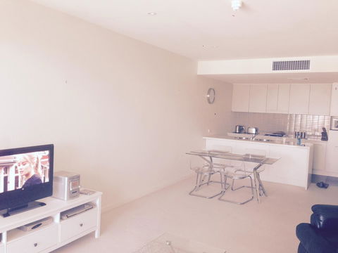 Breakwater Apartment - Accommodation Redcliffe 14
